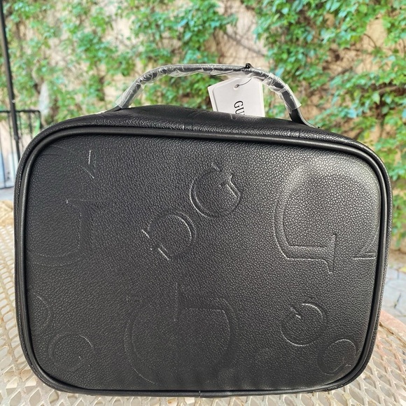 NWT Guess Woman's small cosmetic black bag - Picture 3 of 9